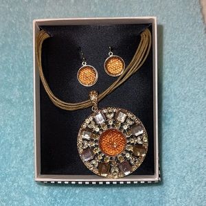 Mix It Brand New Earring & Necklace Set